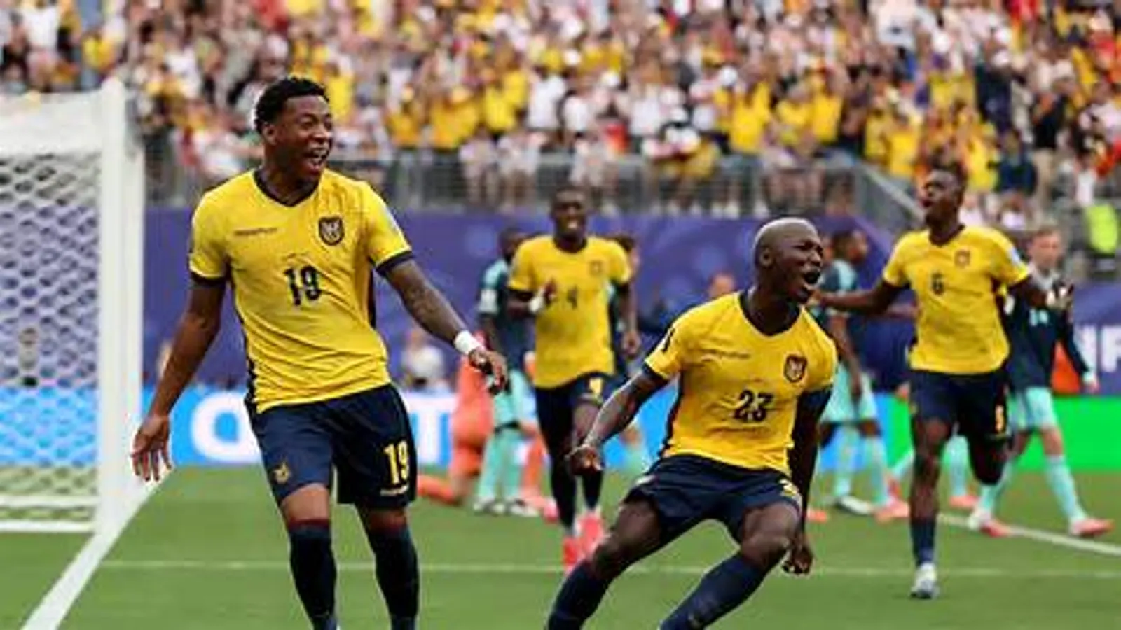 Ecuador hace el milagro del torneo y elimina a Alemania 2-1, Turquía hunde a EEUU en el descuento y Australia y Paraguay empatan a cero